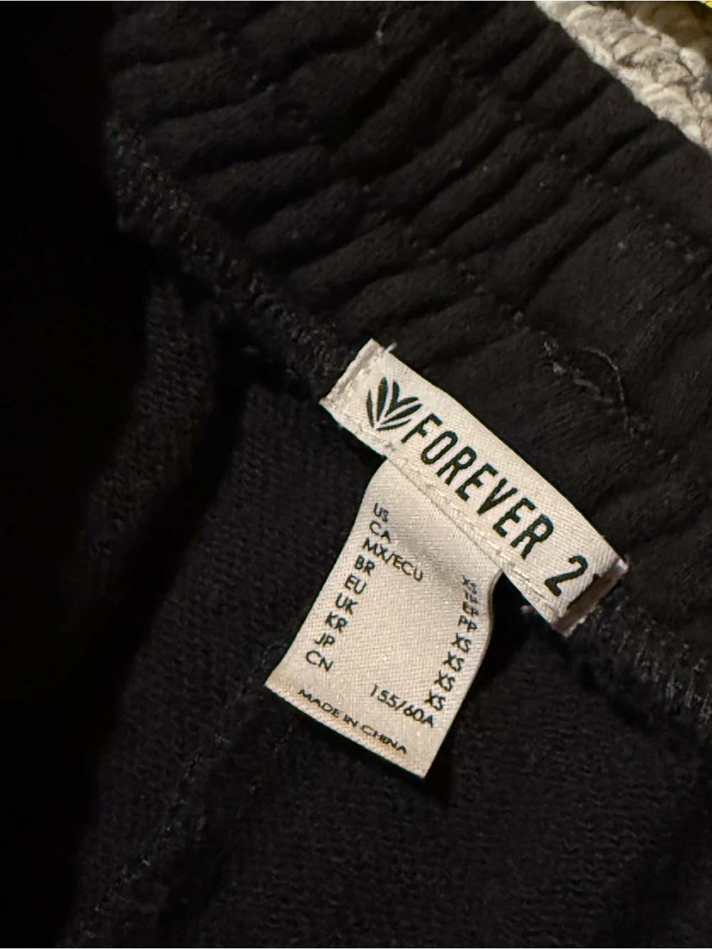 Forever 21 cotton black joggers with pocket  under knee - Picture 5 of 7